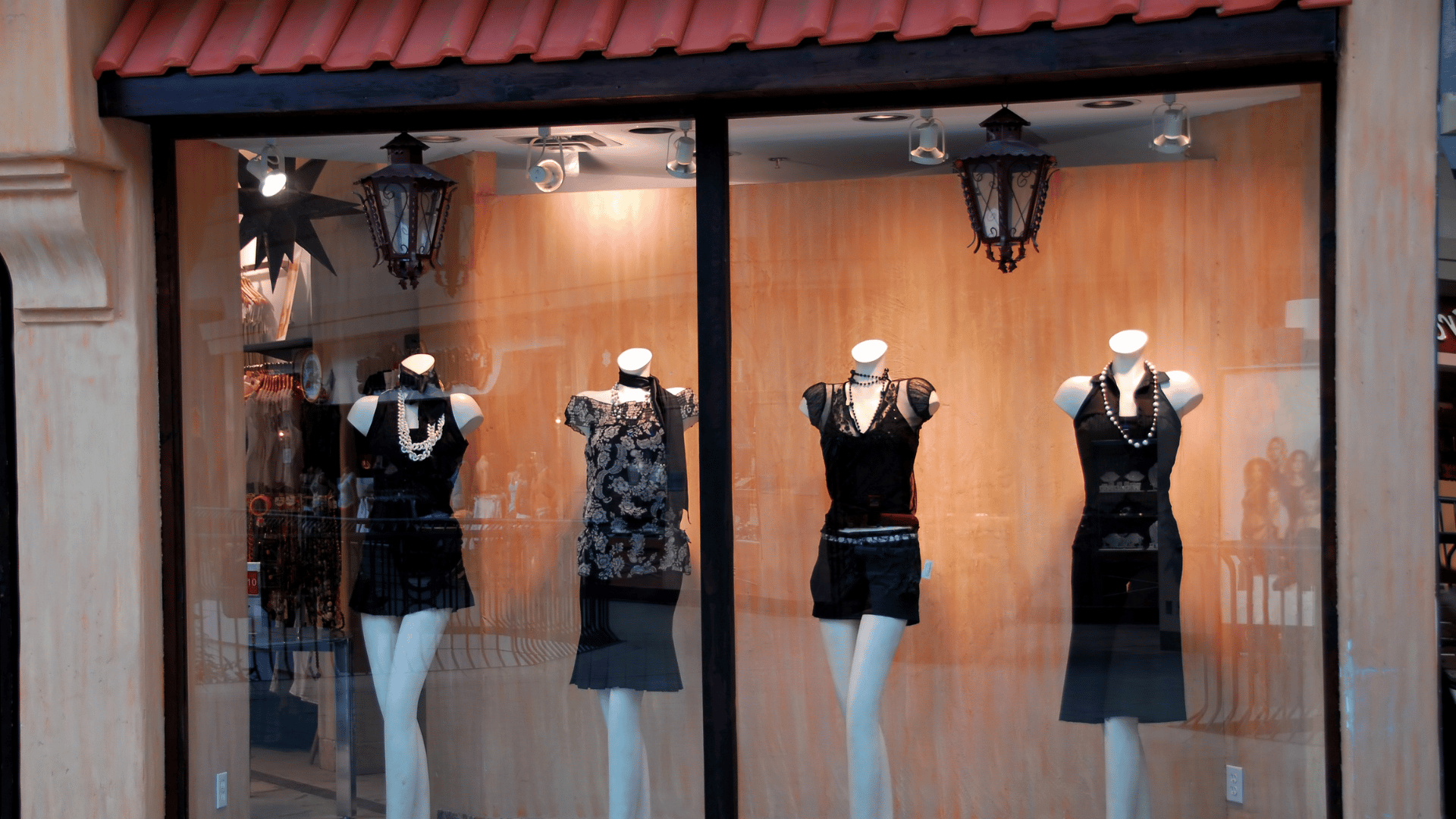 Neon Box Butik: Media Promosi untuk Memperkuat Branding dan Tampilan Bisnis